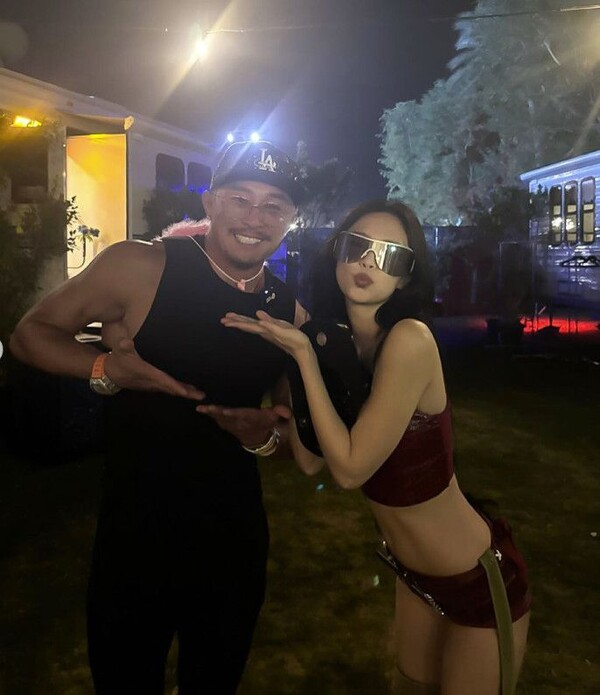 추성훈, '세계적 스타' 제니 만나 '함박 미소'...코첼라에서 빛난 '성덕' 모멘트