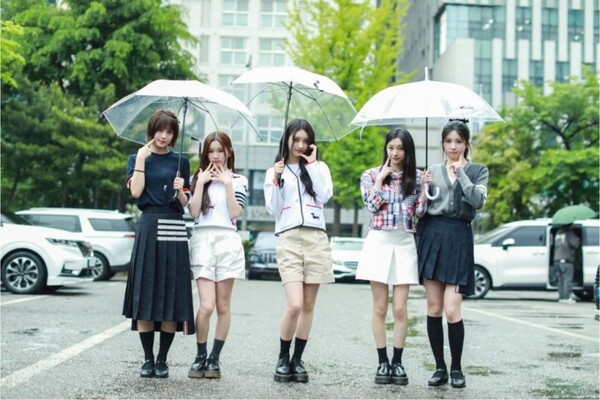'전원 센터상' 힛지스, '뮤직뱅크' 출근길 밝힌 '여친룩' 데뷔 활동 청신호