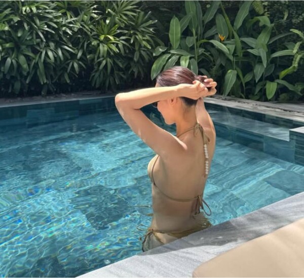 ‘펜트하우스’ 최예빈, 누드톤 비키니로 반전 매력…청순 미모에 ‘건강미 넘치는’ 몸매