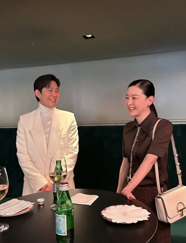 이영애, '23년 만' 이정재와 반가운 재회…여전한 '레전드 투샷'