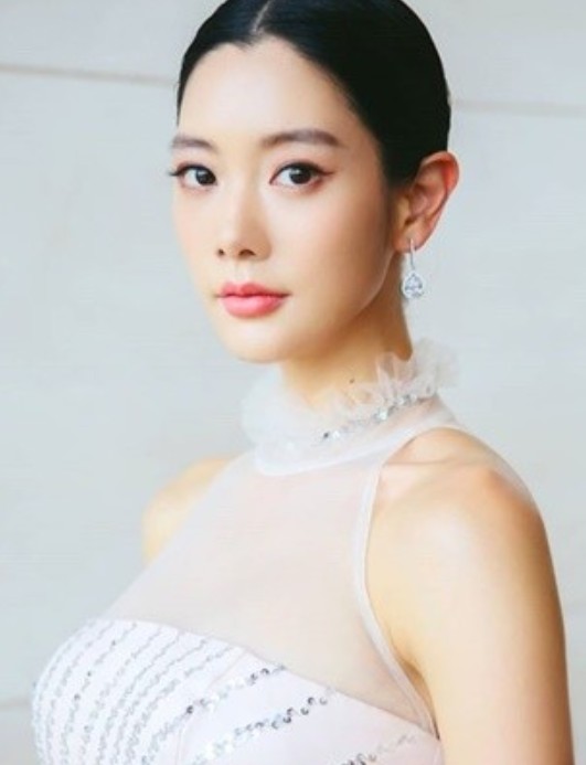 클라라, 결혼 6년 만에 협의 이혼…소속사 "오랜 논의 끝 8월 절차 완료" 공식 발표