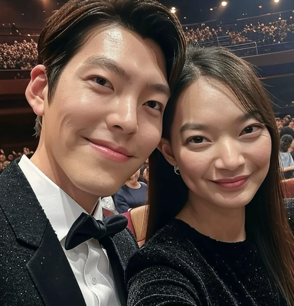 김우빈♥신민아, 10년 열애 끝 오늘 결혼...이광수 사회 속 백년가약