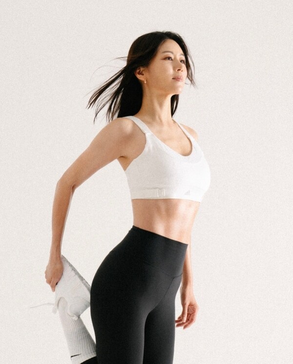 손정은 전 아나운서, 보디프로필 공개로 전한 건강미… "인생 바꾼 운동의 힘"