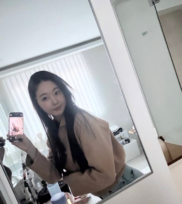 김사랑, 47세 믿기지 않는 초동안 민낯 공개… "새해 복 많이 받으세요"