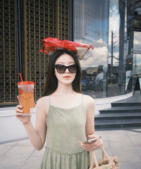 (여자)아이들 슈화, 휴양지 녹이는 청초한 비주얼… "햇살 아래 빛나는 민낯"