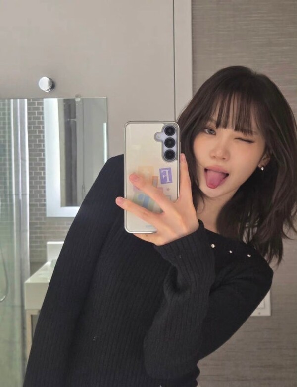 르세라핌 김채원, 일상 속 독보적 비주얼 공개… 미국 뉴욕 공연 마친 근황 화제