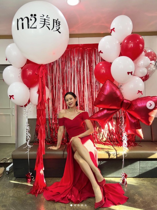 손예진, 레드 드레스와 레드립의 파격 변신… "출산 후에도 변함없는 독보적 아우라"