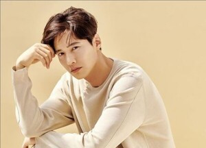 '故 김새론 관련' 가세연 제보자 아내 발언에...원빈 측 "일면식도 없다"