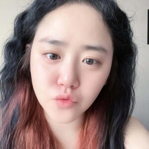 문근영, 최강 동안 민낯…곱슬머리 뽐낸 자연미인