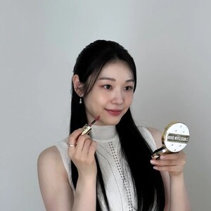김연아, 홀터넥 니트로 청순 미모 과시